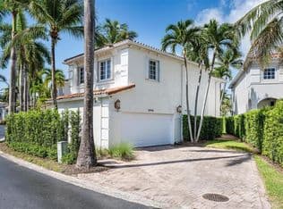 3+1 Müstakil ev — 20940 NE 31st Pl, Aventura, 33180