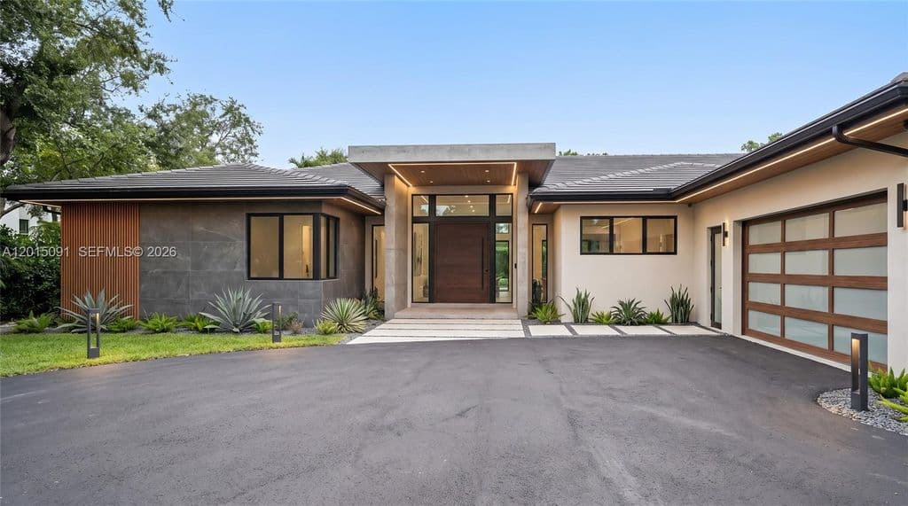 5+1 Müstakil ev — 6650 SW 112th St