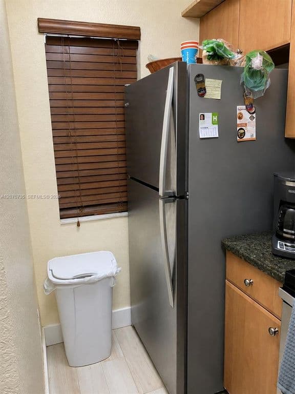 2+1 Condo — 7991 NW 8th St APT 110