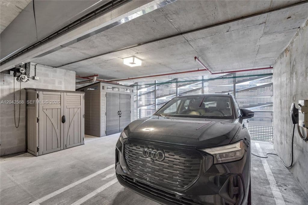 3+1 Condo — 1000 Brickell Plz #2402