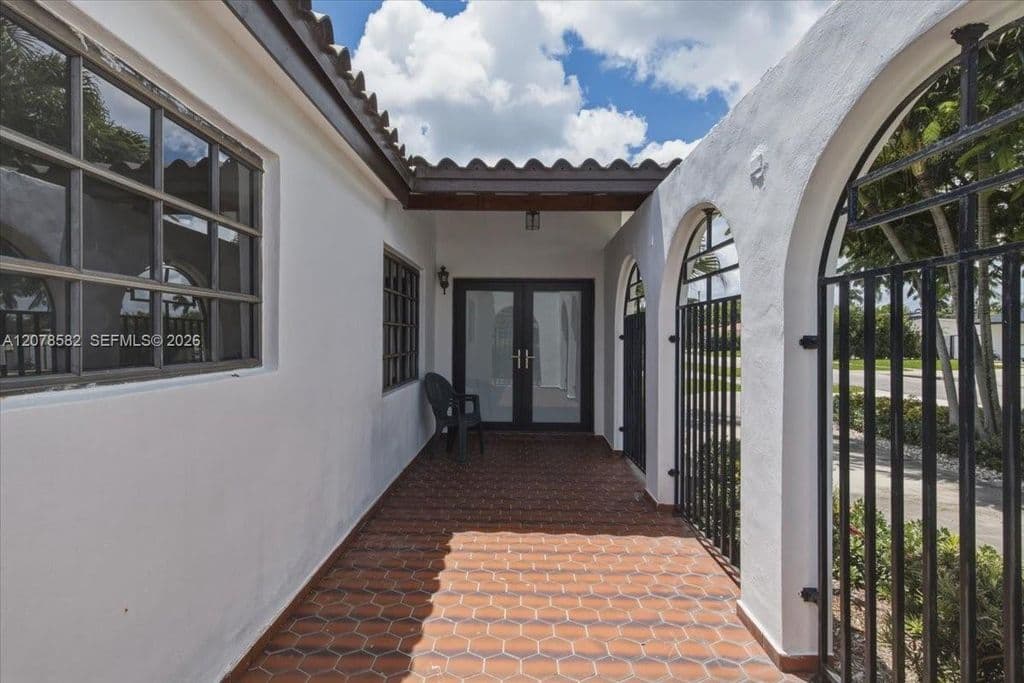 4-bedroom Single-Family Home — 3625 SW 122nd Pl