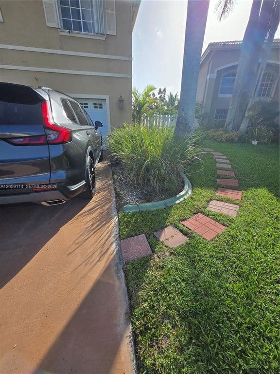 5+1 Müstakil ev — 19130 NW 10th St