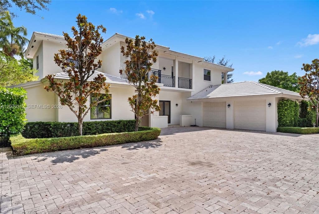 6-bedroom Single-Family Home — 7641 SW 59th Ct