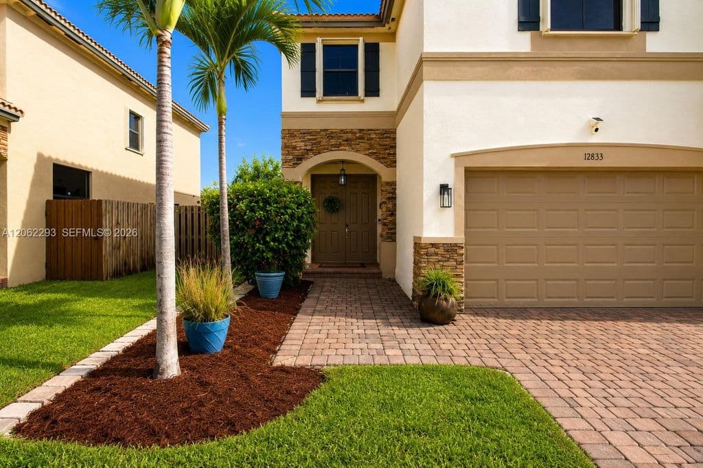 4-bedroom Single-Family Home — 11833 SW 240th Ter