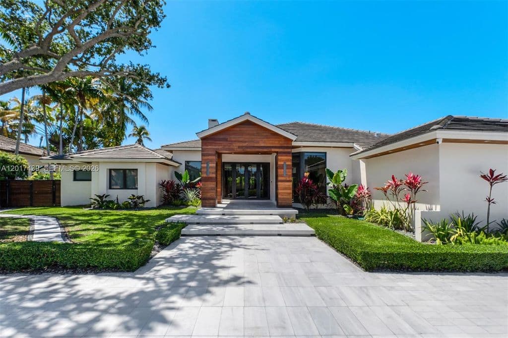 5+1 Müstakil ev — 10040 SW 124th St