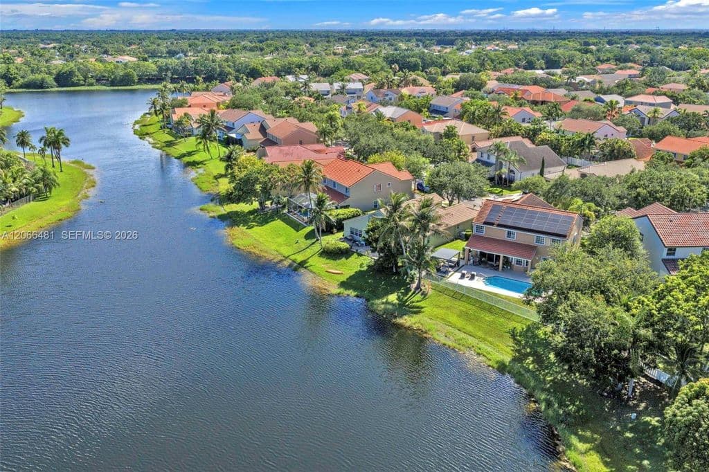 4+1 Müstakil ev — 480 Cambridge Dr