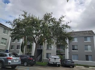 3-bedroom Condo — 711 SW 111th Way APT 301, Hollywood, 33025