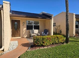 2-bedroom Condo — 121 Lake Gloria Drive, West Palm Beach, 33411