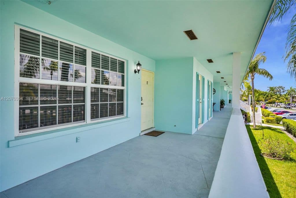 2+1 Condo — 931 SE 9th Ave APT 17