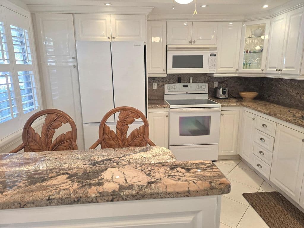 2-bedroom Condo — 3205 Portofino Pt #K1