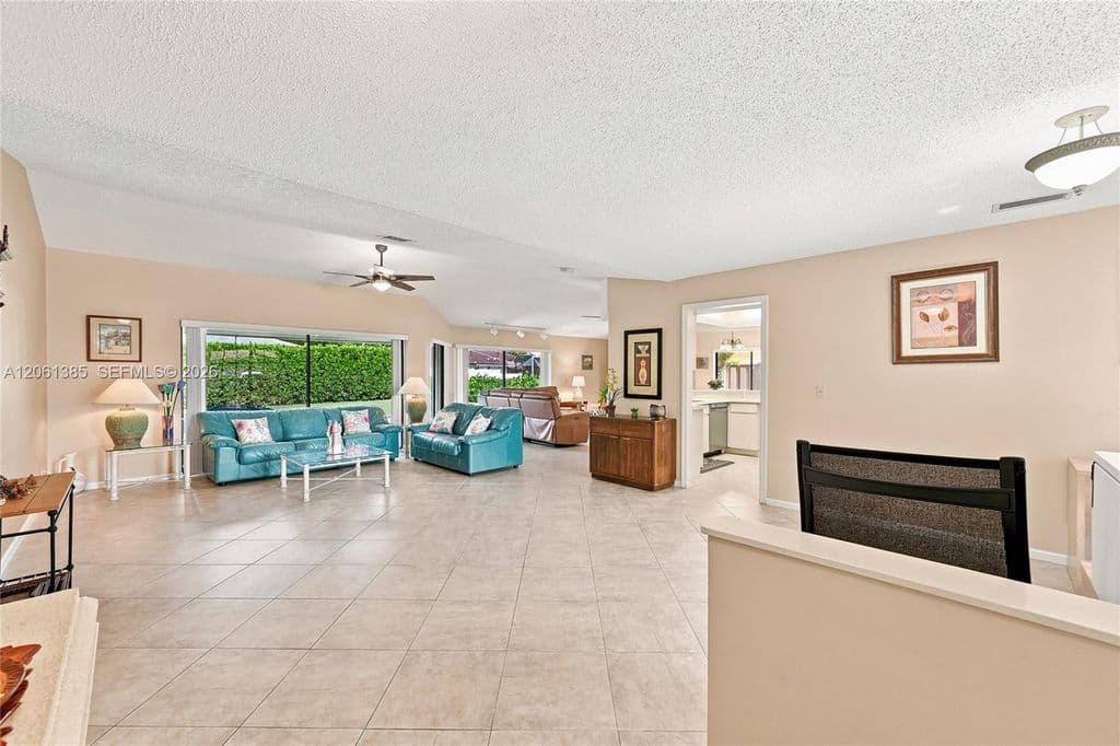 4-bedroom Property — 866 NW 110th Ave