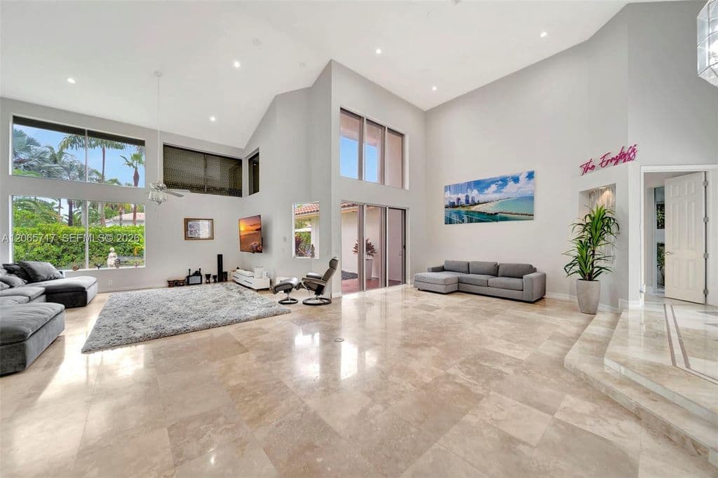 4+1 Müstakil ev — 12127 NW 9th Dr