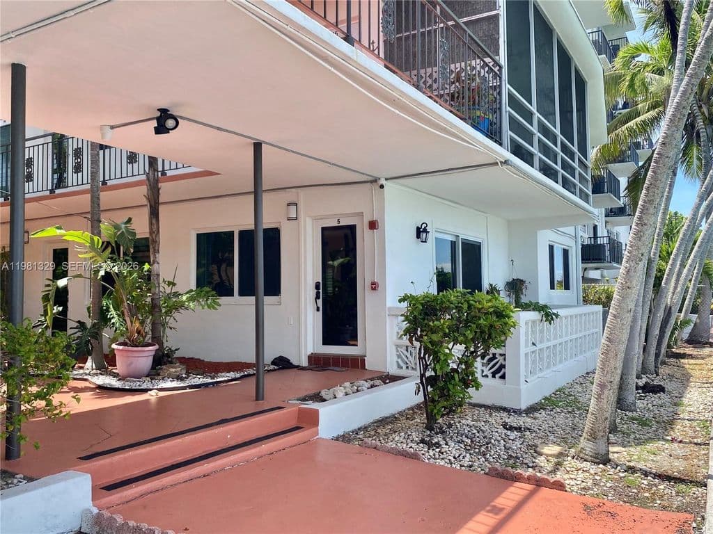 2+1 Condo — 8040 Tatum Waterway Dr APT 5