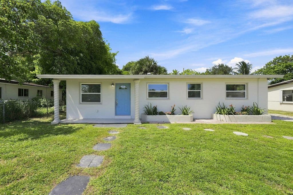 3-bedroom Single-Family Home — 1629 NW 15TH Court