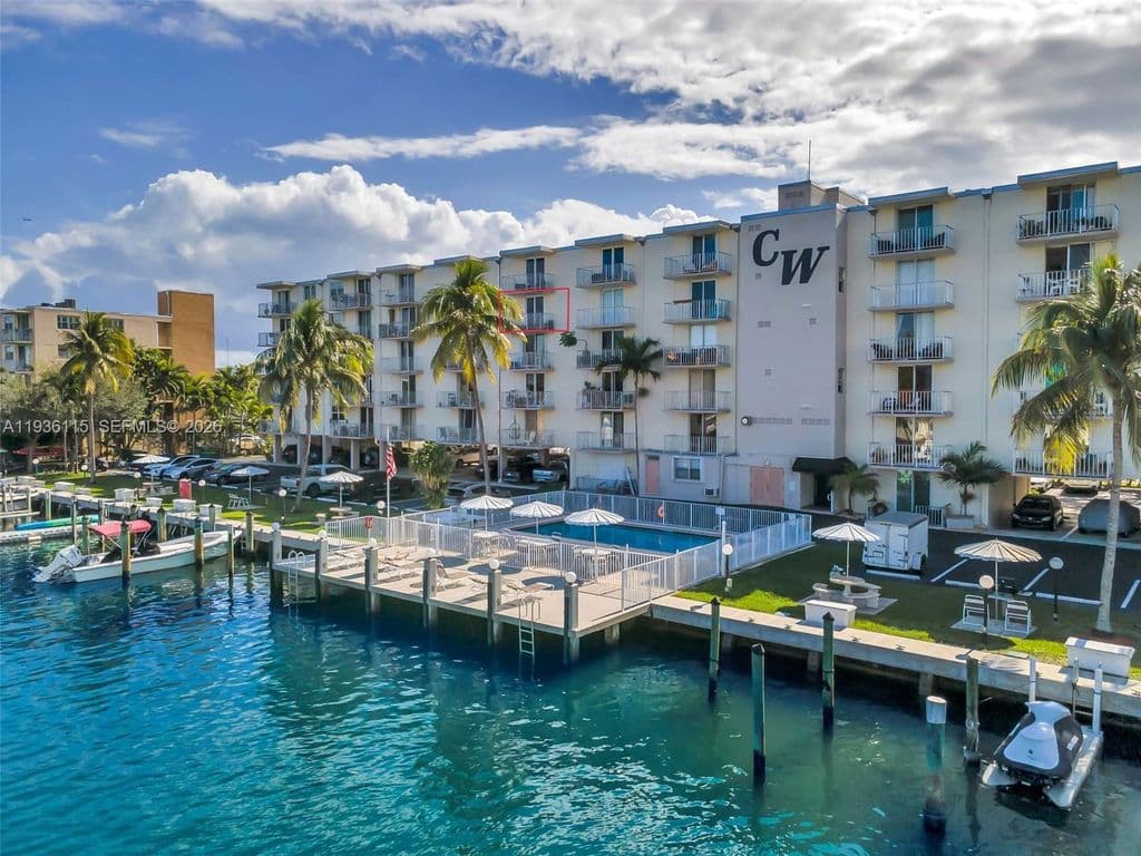 1-bedroom Condo — 1731 SE 15th St APT 511
