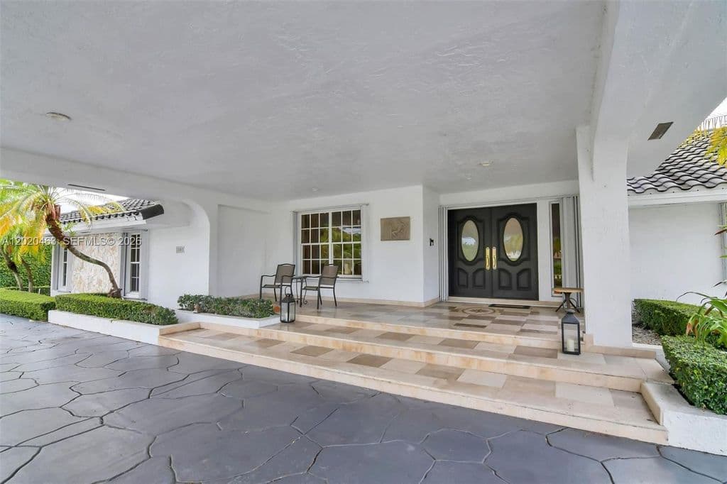 6+1 Müstakil ev — 3401 SW 129th Ave