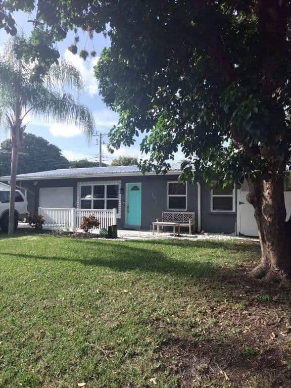 2-bedroom Single-Family Home — 1521 NE 32ND Court