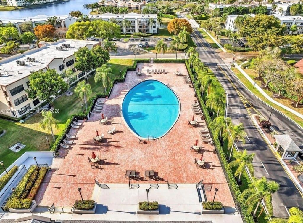 2+1 Condo — 10847 W Clairmont Cir #302