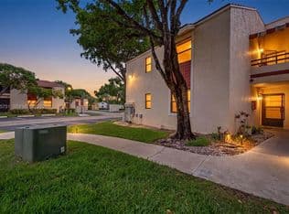 3+1 Condo — 20065 NE 3rd Ct APT 5, Miami, 33179