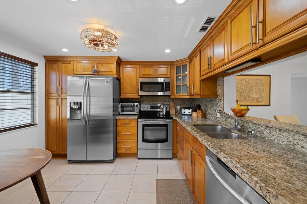 2-bedroom Condo — 2402 ANTIGUA Circle #C2