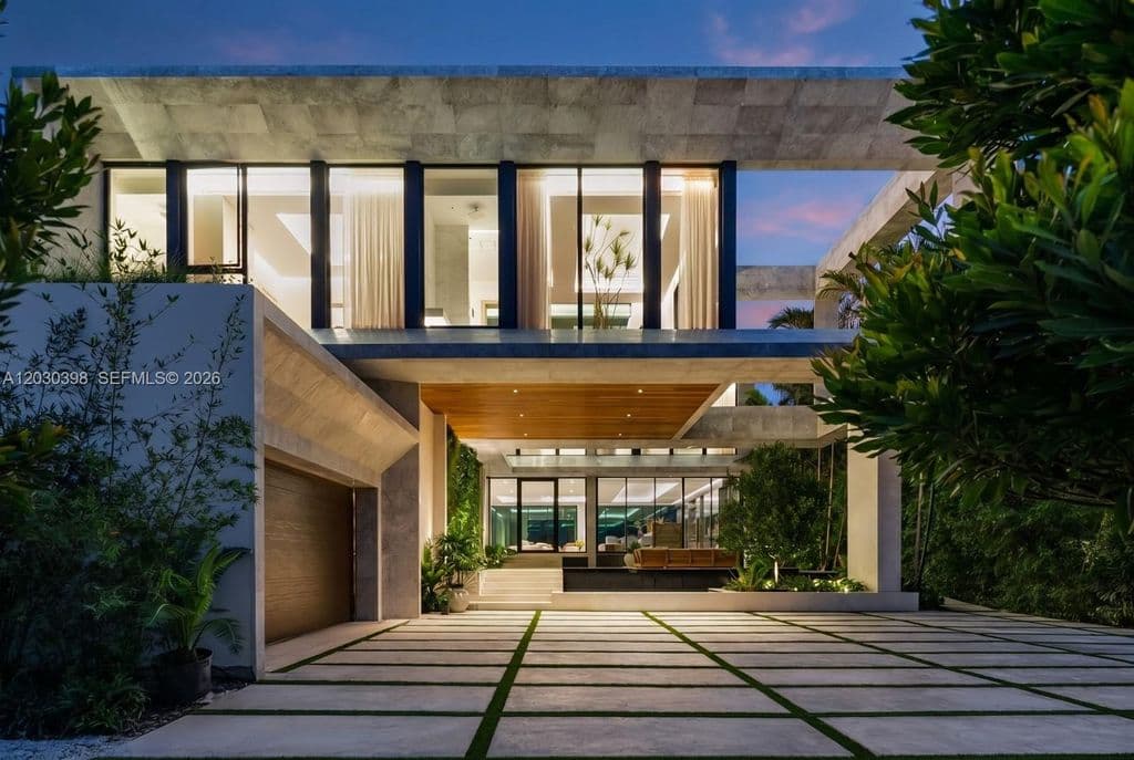 7+1 Müstakil ev — 360 S Hibiscus Dr