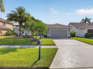 3-bedroom Single-Family Home — 5756 Descartes Circle, Boynton Beach, 33472