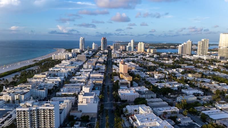 Ocean Drive, Miami Beach, gece Art Deco binalar