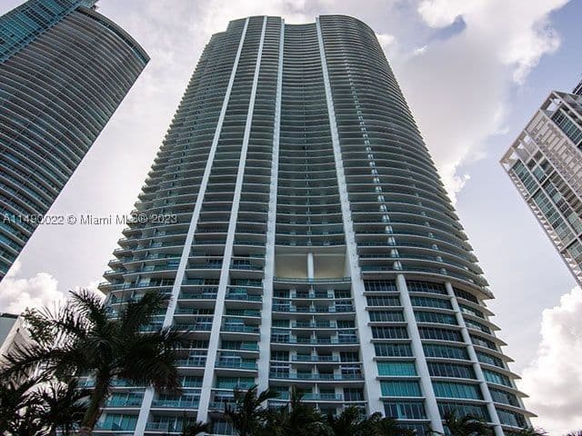 1+1 Condo — 900 Biscayne Blvd #4904, Miami, FL 33132