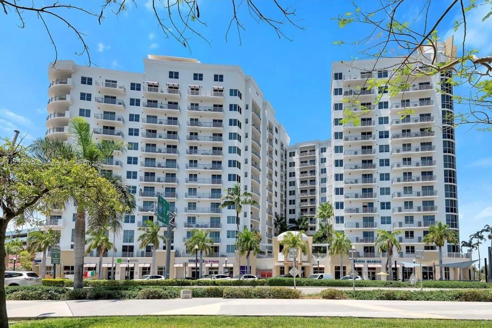 1+1 Condo — 1830 Radius Dr #421, Hollywood, FL 33020