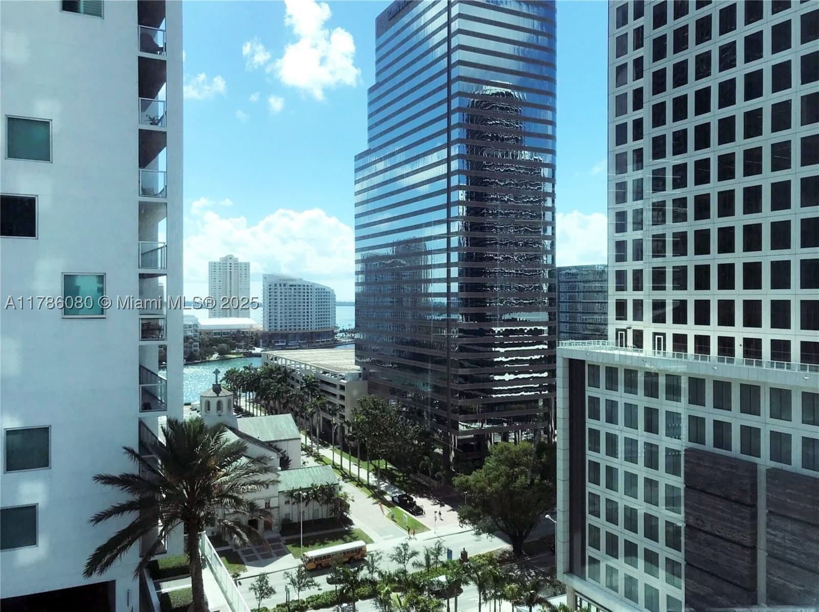 2+1 Condo — 55 6th St #1610, Miami, FL 33131