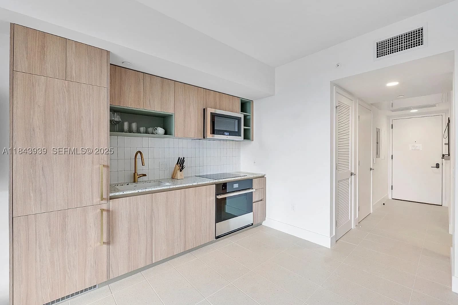 Condo — 159 6th St #2903, Miami, FL 33132