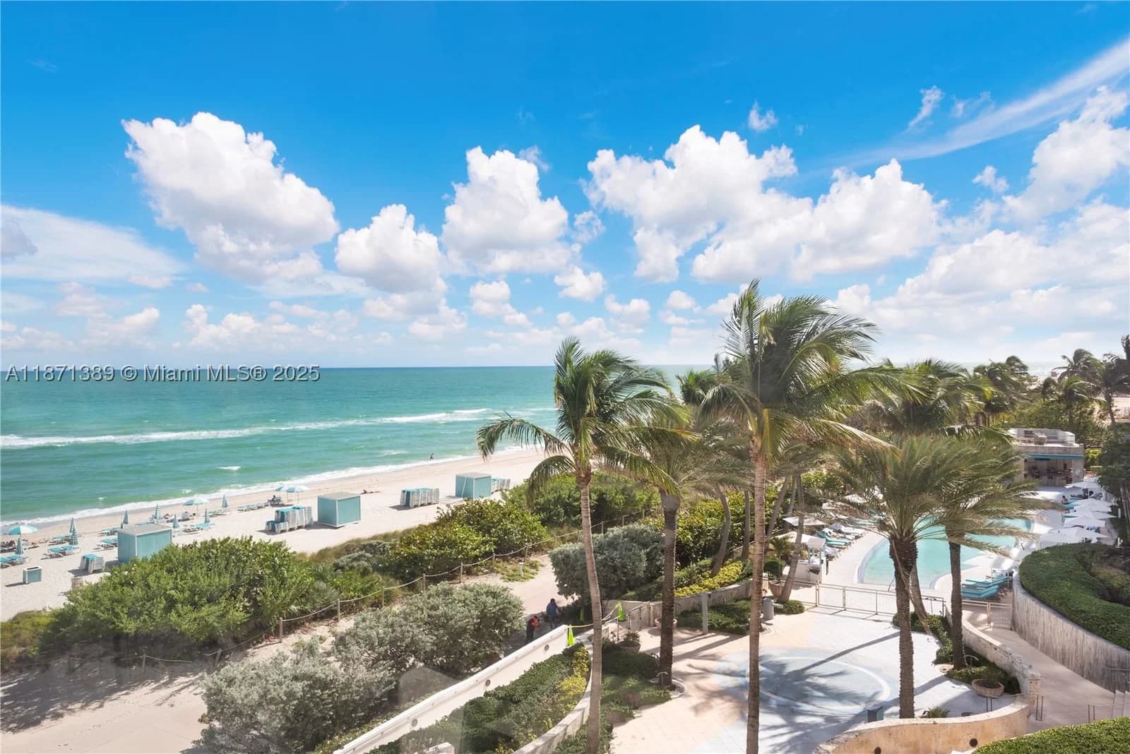 1-bedroom Condo — 6801 Collins Ave #418 (deed 407), Miami Beach, FL 33141
