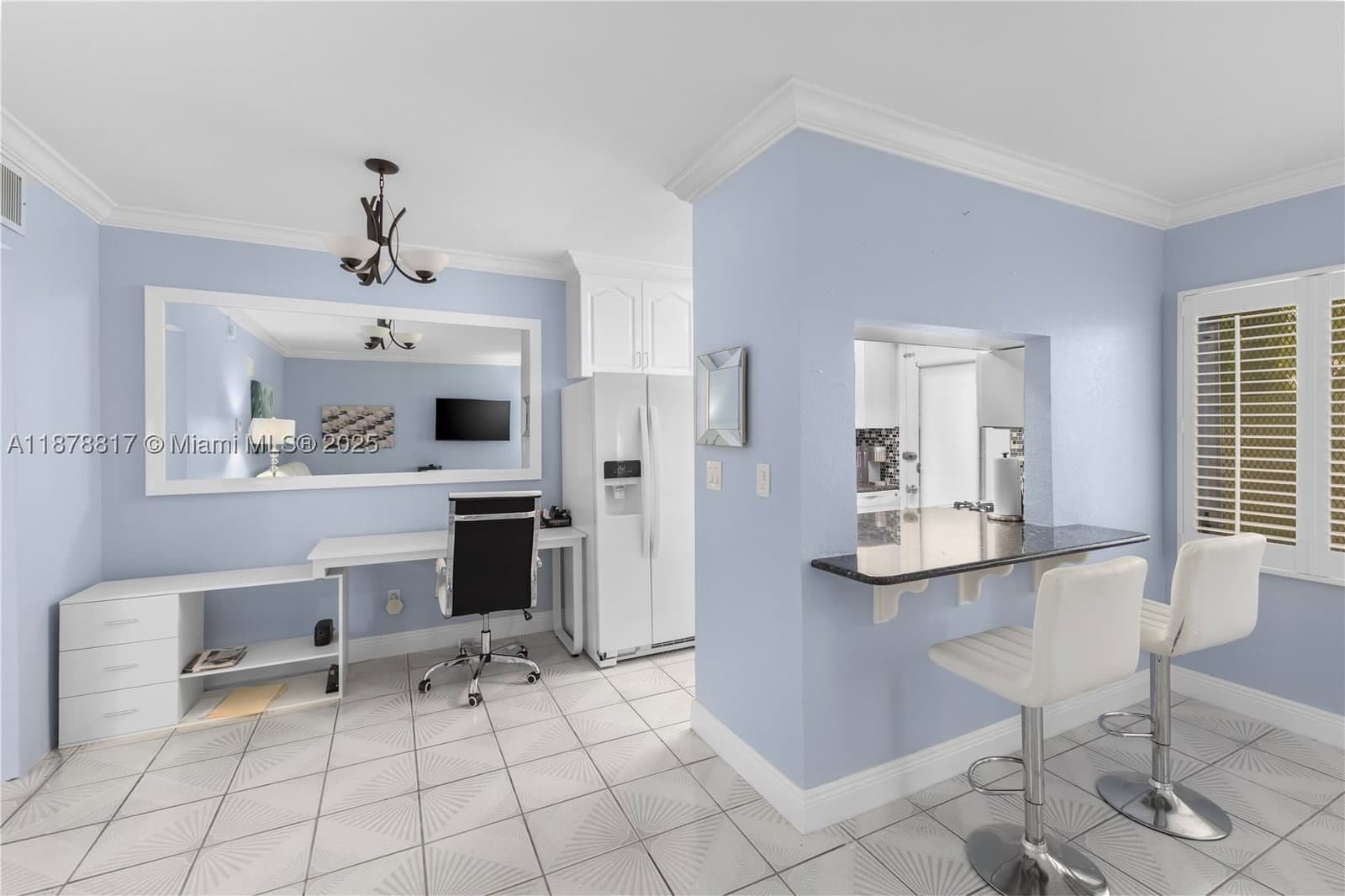 1+1 Kooperatif — 350 Collins Ave #103, Miami Beach, FL 33139