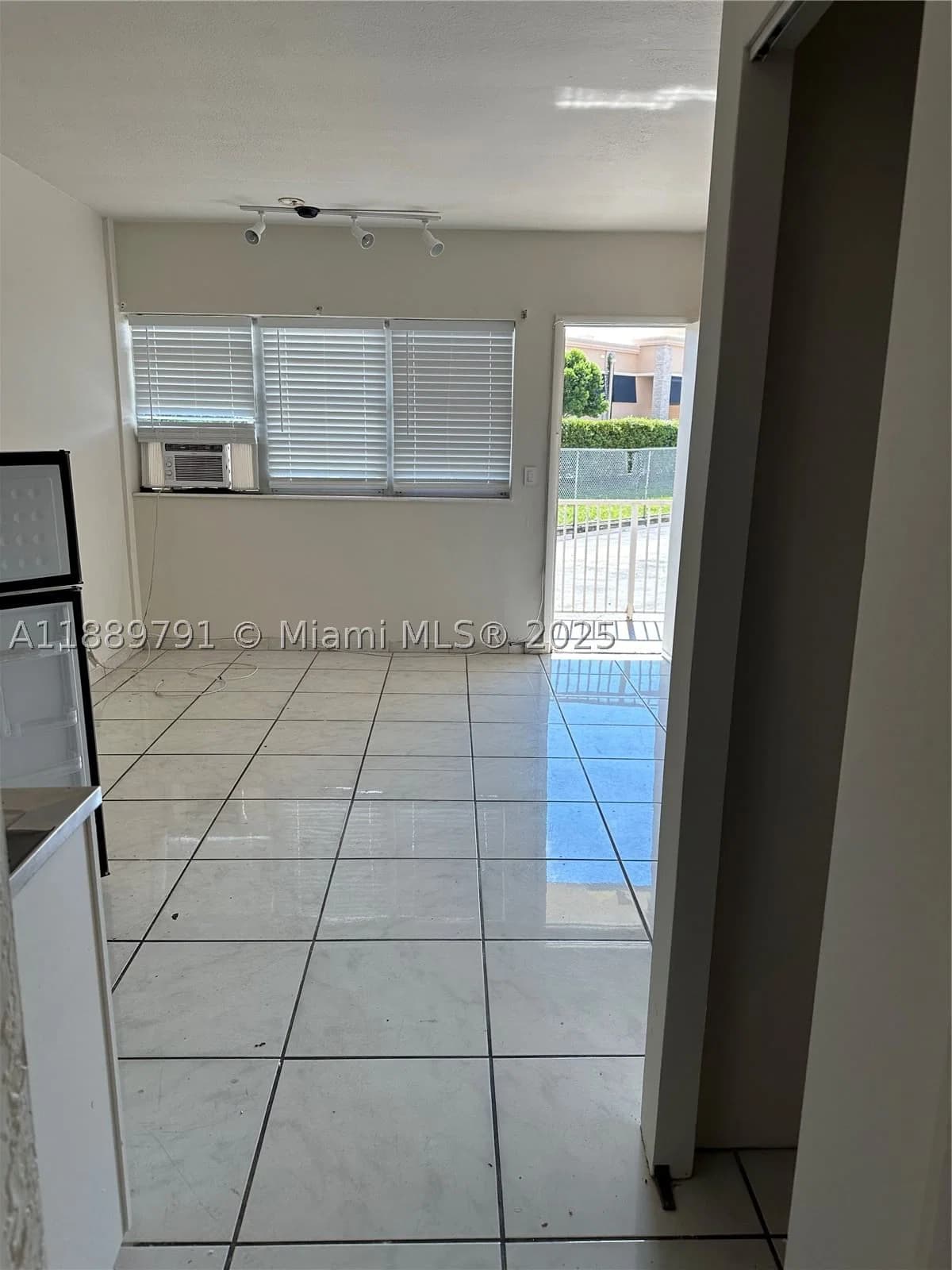 1+1 Condo — 26 Diplomat Parkway #2248, Hallandale Beach, FL 33009