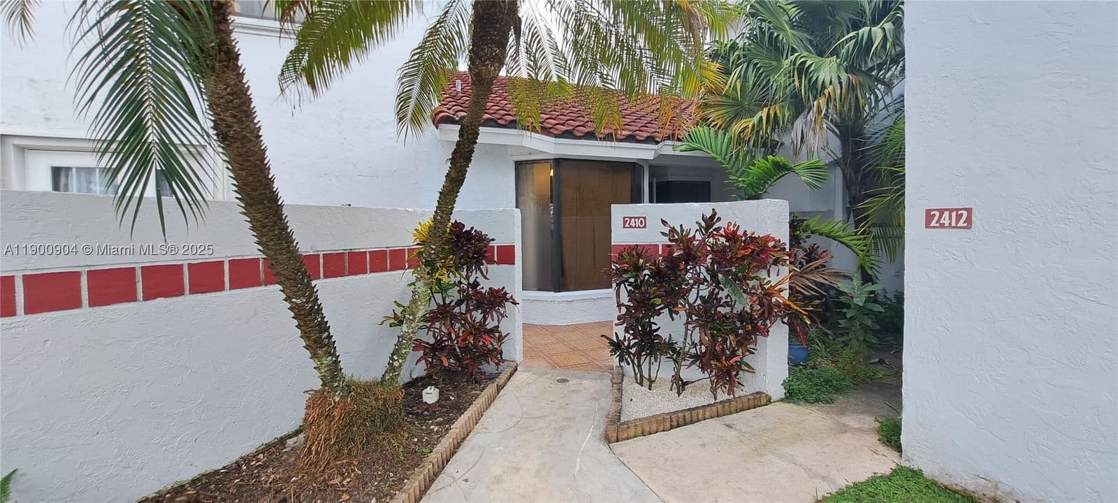 3-bedroom Townhouse — 2410 San Remo Cir, Homestead, FL 33035
