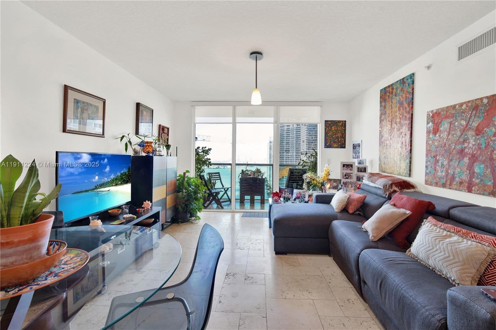 2+1 Condo — 31 5th St #2910, Miami, FL 33131