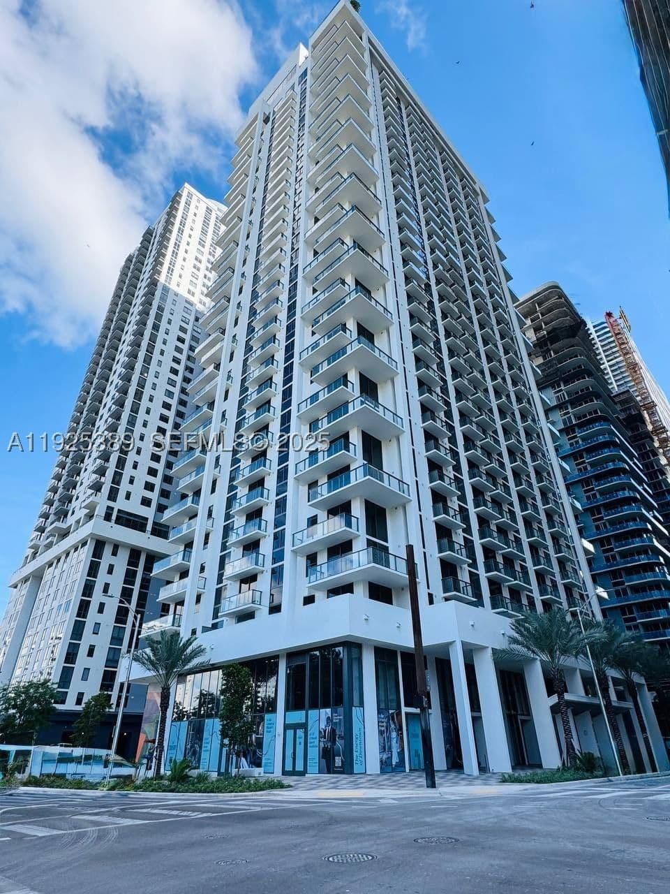 1+1 Condo — 11 6th #2813, Miami, FL 33132
