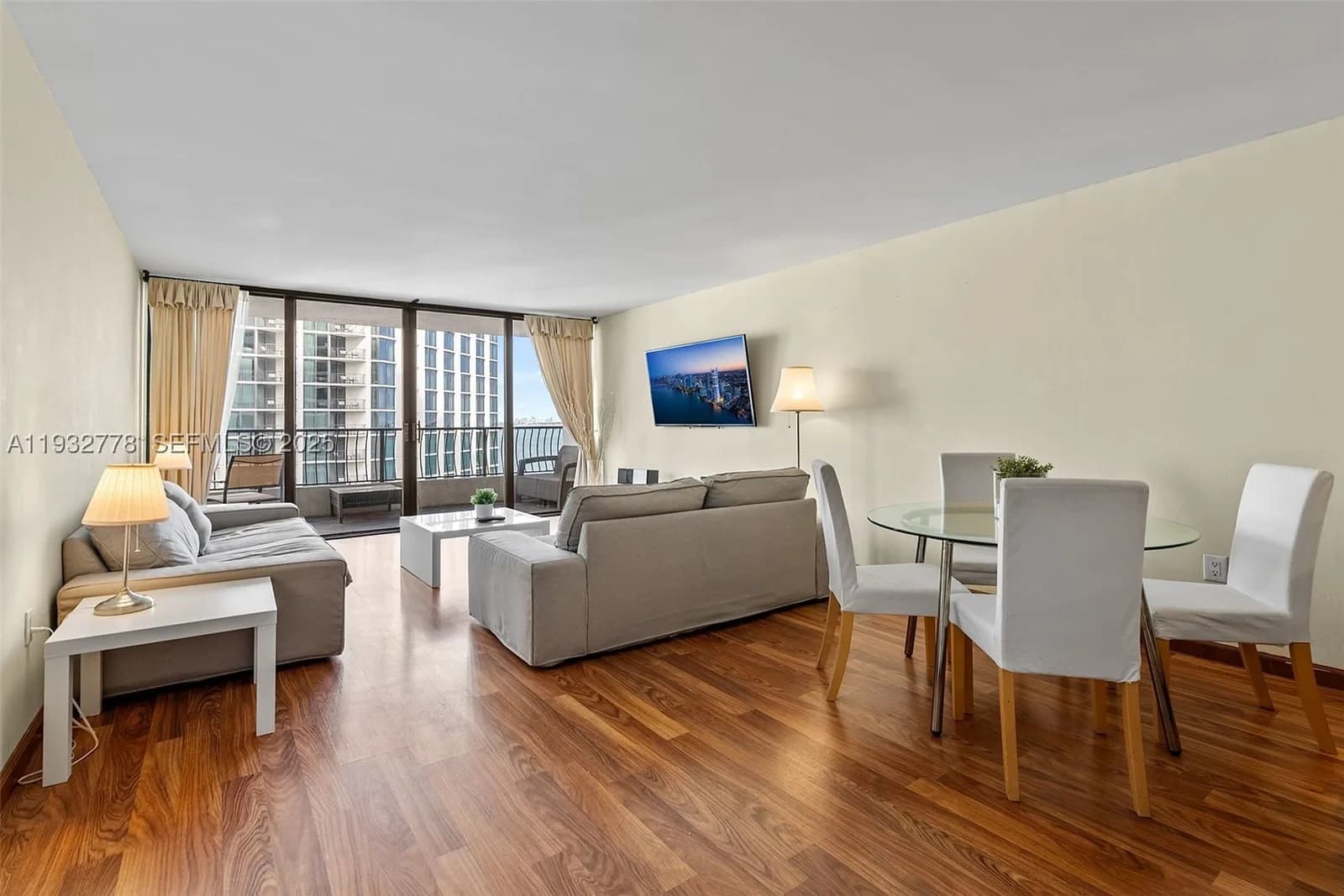 1-bedroom Condo — 555 15th St #14G, Miami, FL 33132