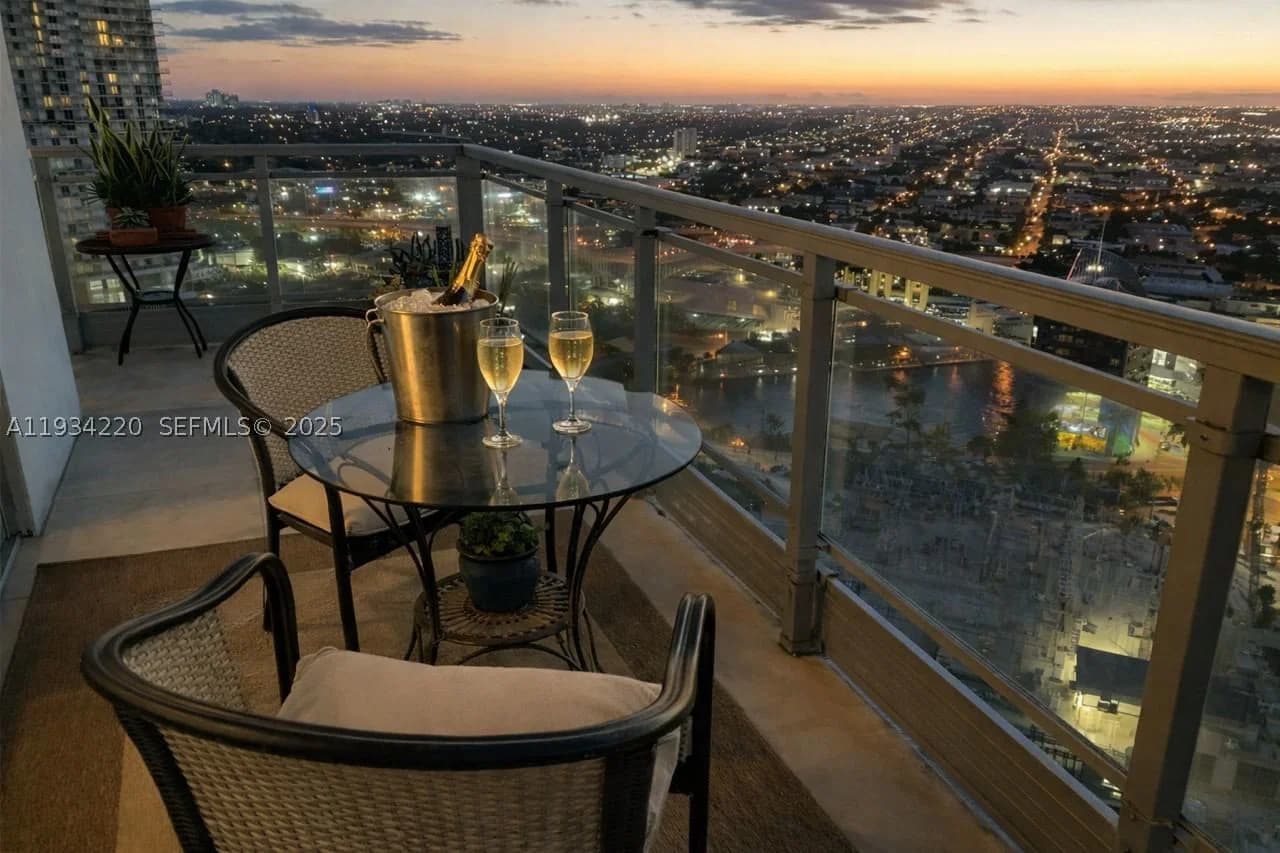 1-bedroom Condo — 90 3rd St #2109, Miami, FL 33130