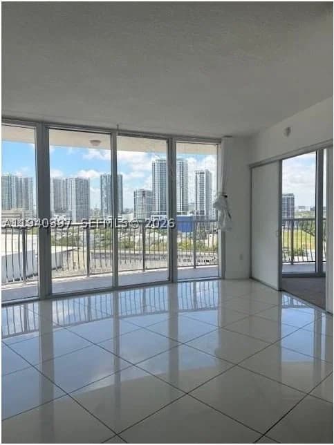 2+1 Condo — 1750 Bayshore Dr #1714, Miami, FL 33132