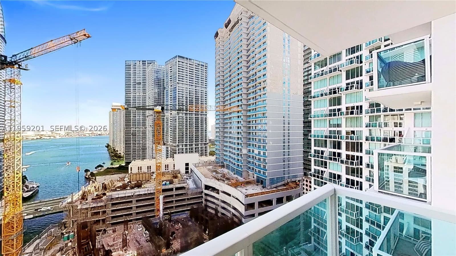 2+1 Condo — 31 5th St #2408, Miami, FL 33131