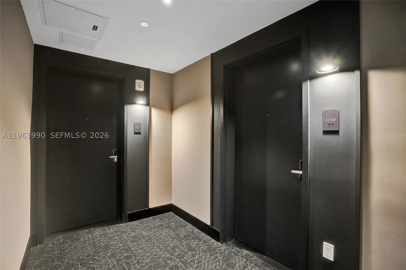 Condo — 121 5th Street #401B, Miami, FL 33132