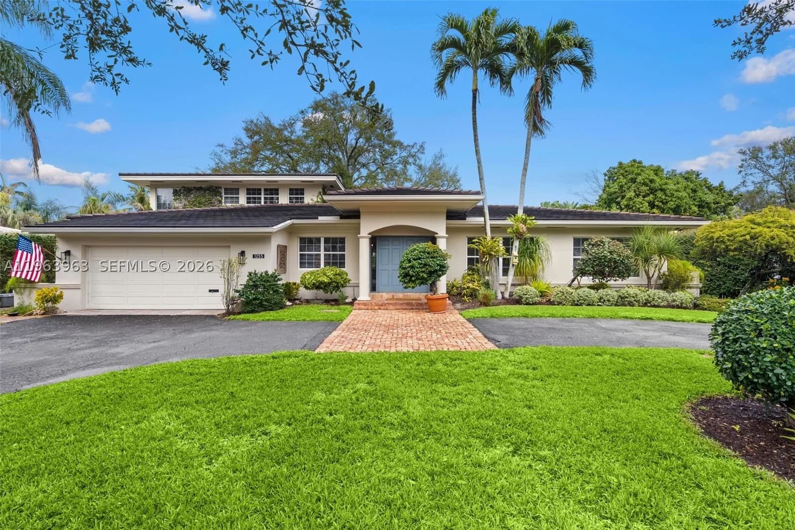 4+1 Müstakil ev — 1255 Algardi Ave, Coral Gables, FL 33146