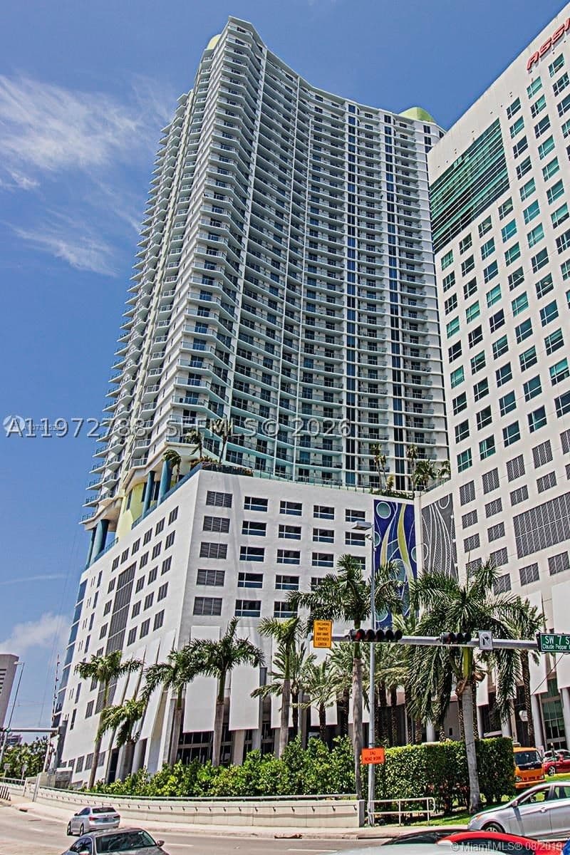 2+1 Condo — 185 7th St #2202, Miami, FL 33130