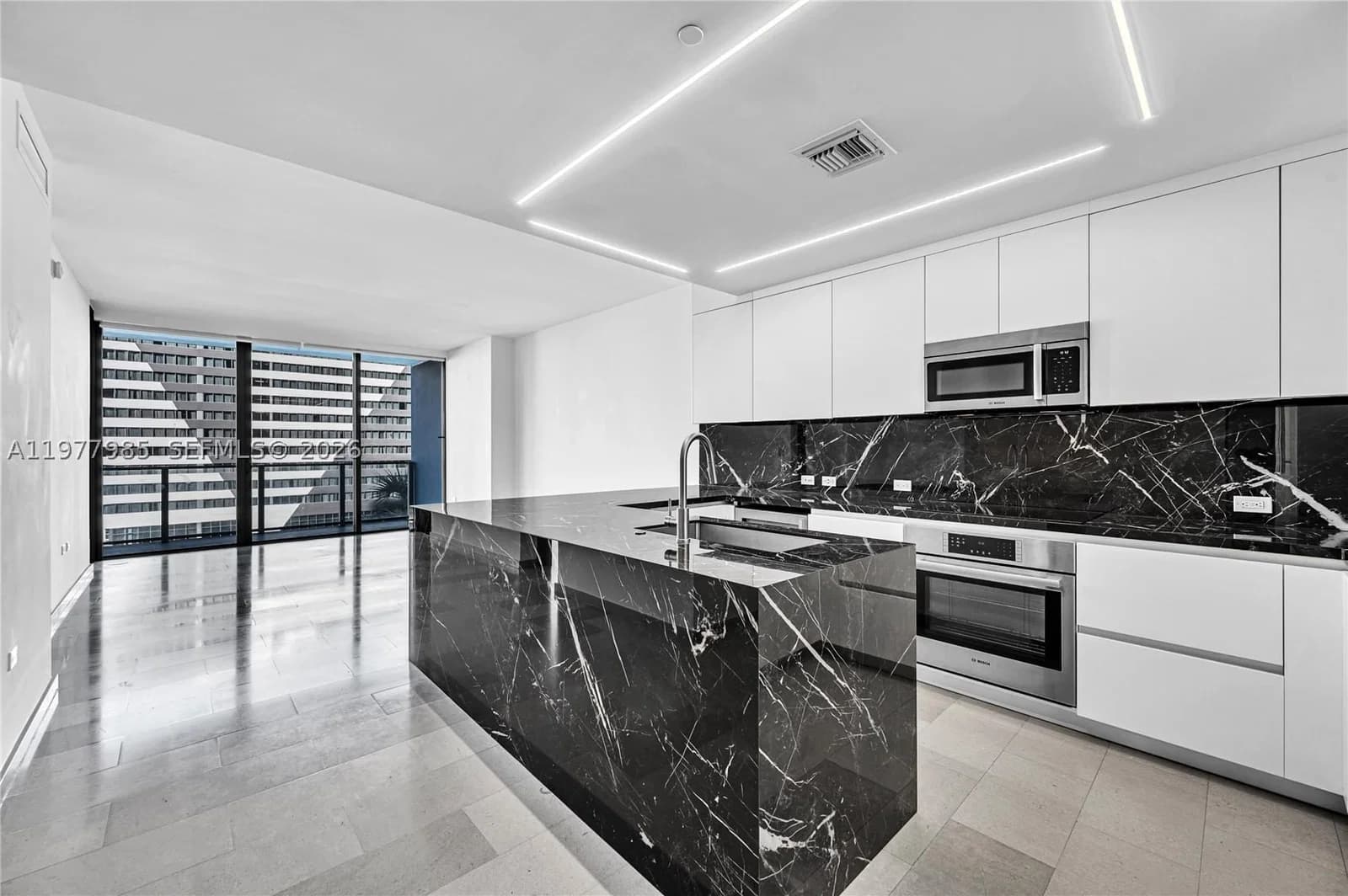3+1 Condo — 88 7th St #806, Miami, FL 33130