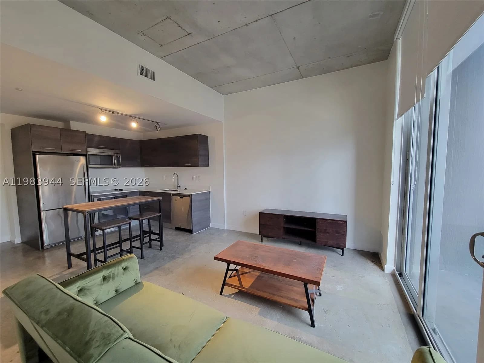 1+1 Condo — 151 1st St #1507, Miami, FL 33131