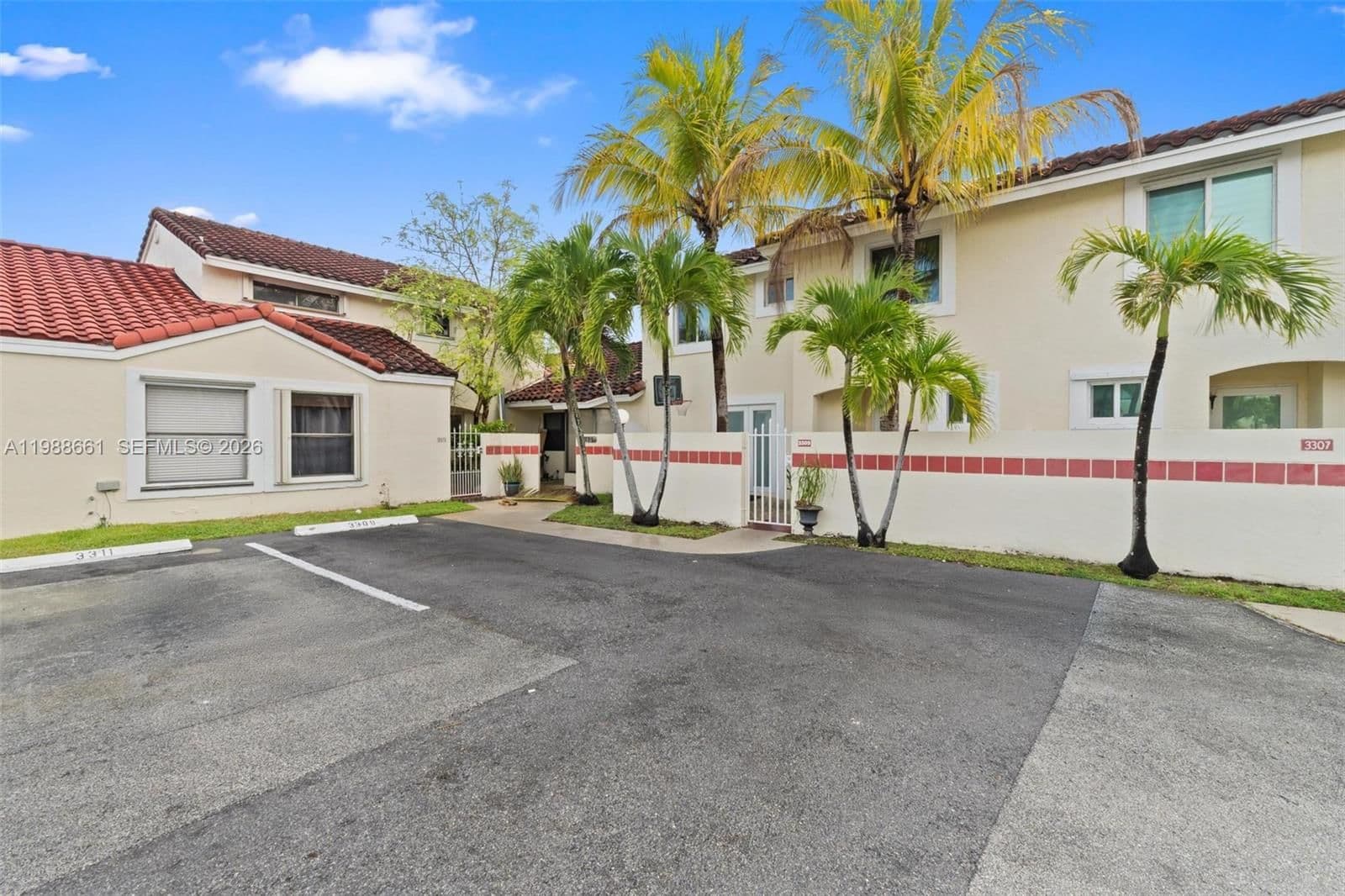 3-bedroom Condo — 3309 San Remo Cir, Homestead, FL 33035
