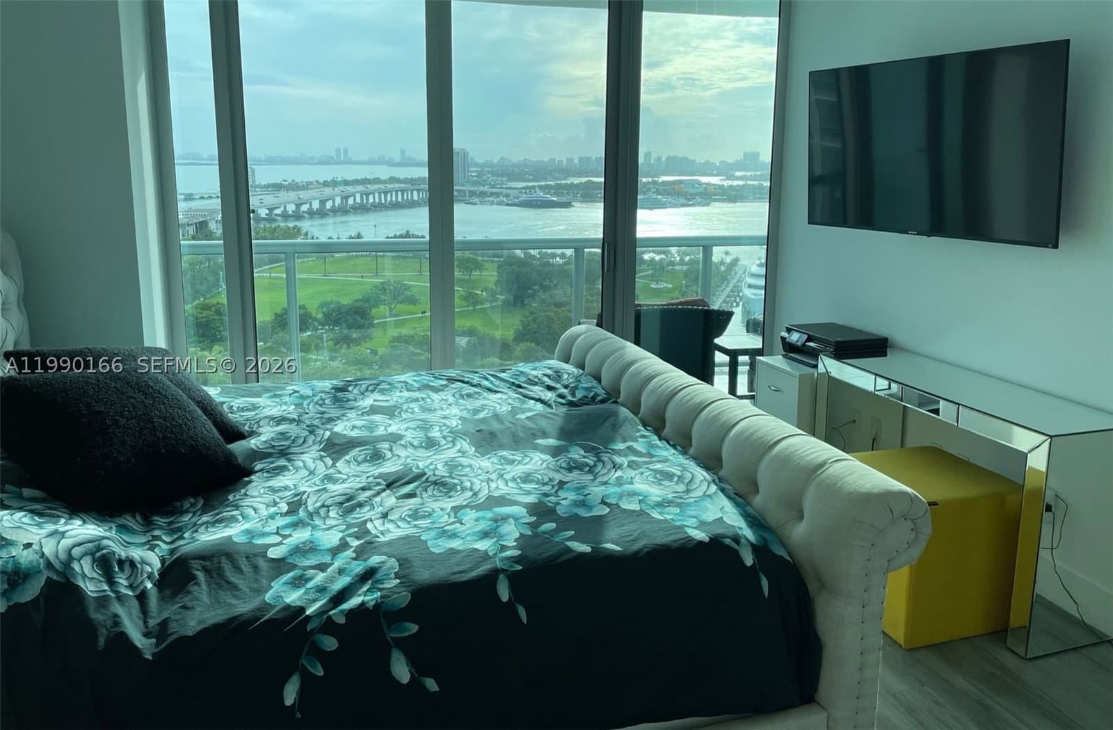 1-bedroom Condo — 888 Biscayne Blvd #1810, Miami, FL 33132