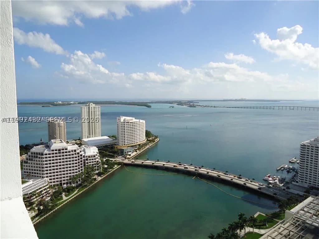 1-bedroom Condo — 495 Brickell Ave #3909, Miami, FL 33131