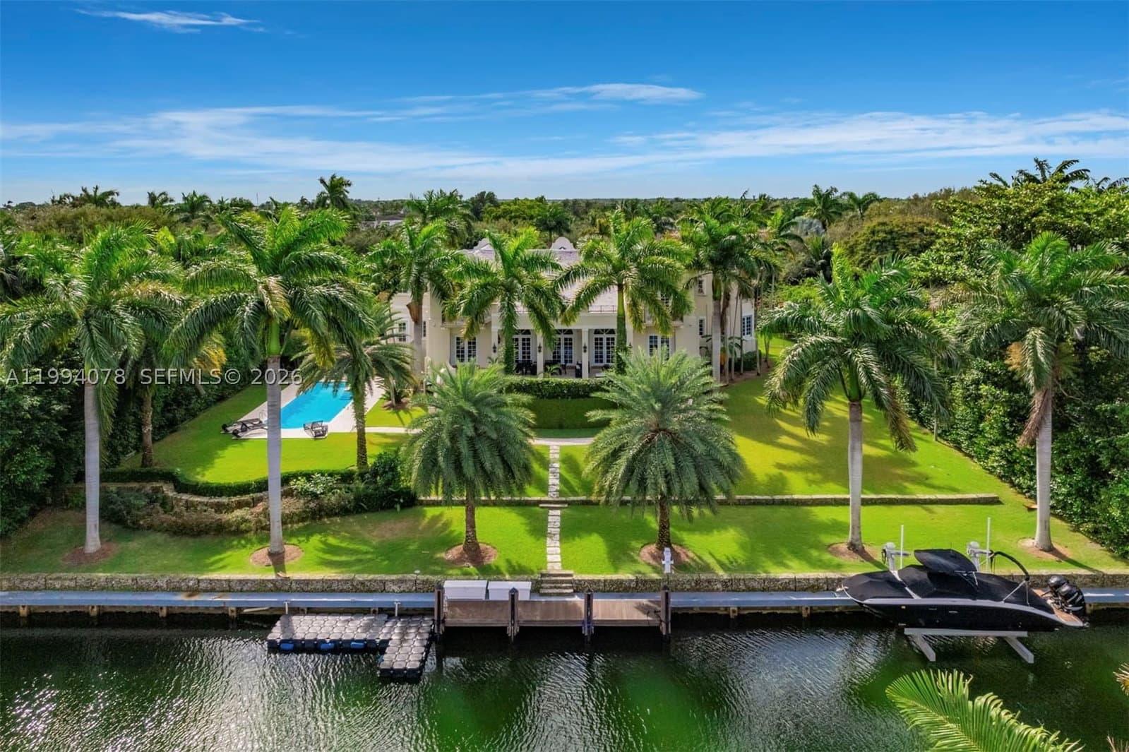 6+1 Müstakil ev — 585 Arvida Pkwy, Coral Gables, FL 33156